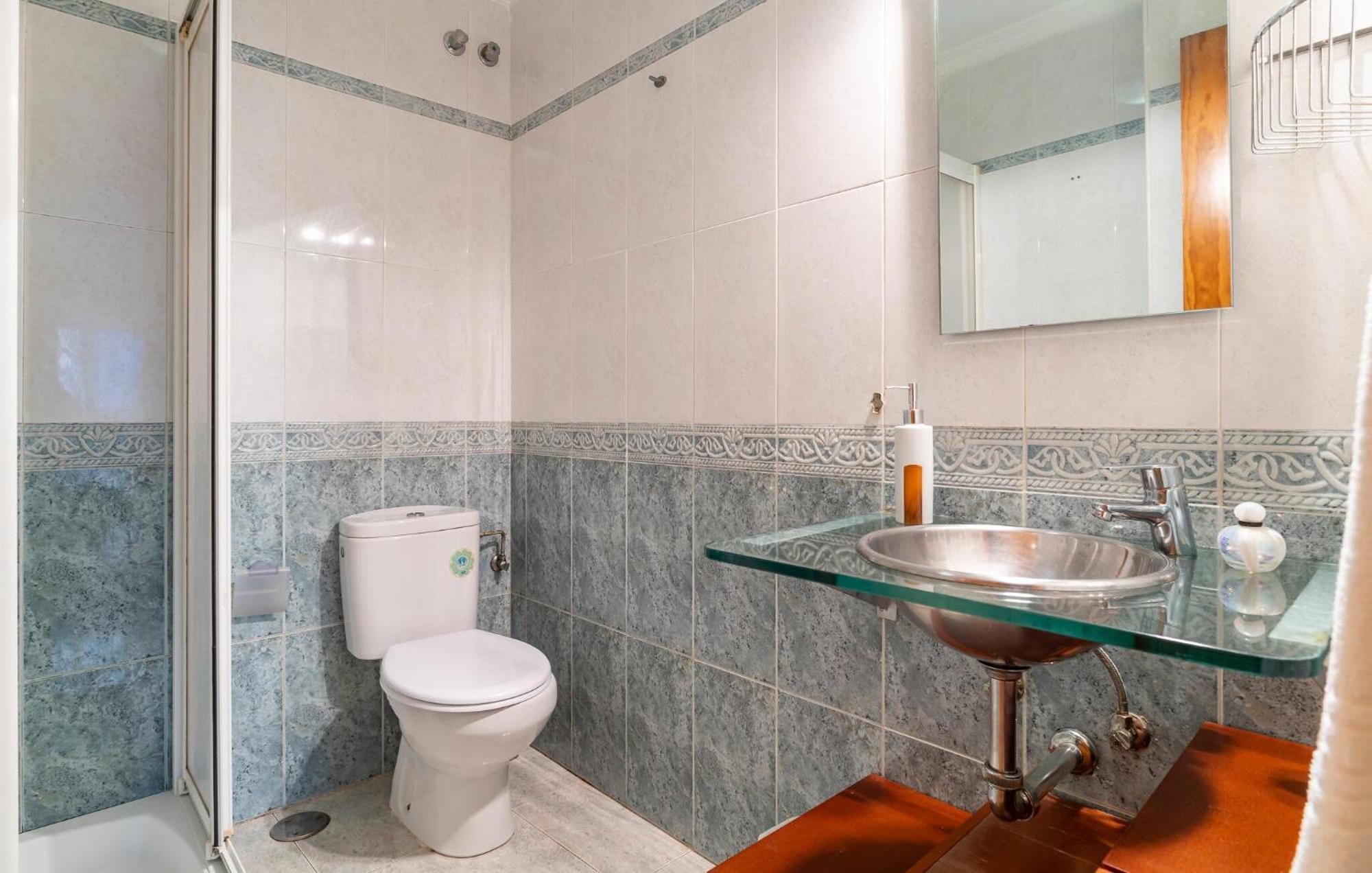 1 Bedroom In Apartment