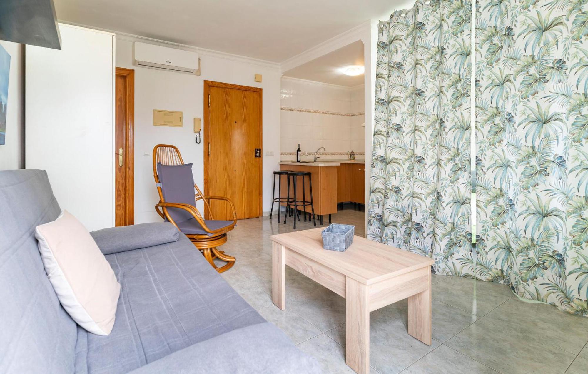 Apartment 1 Bedroom In *